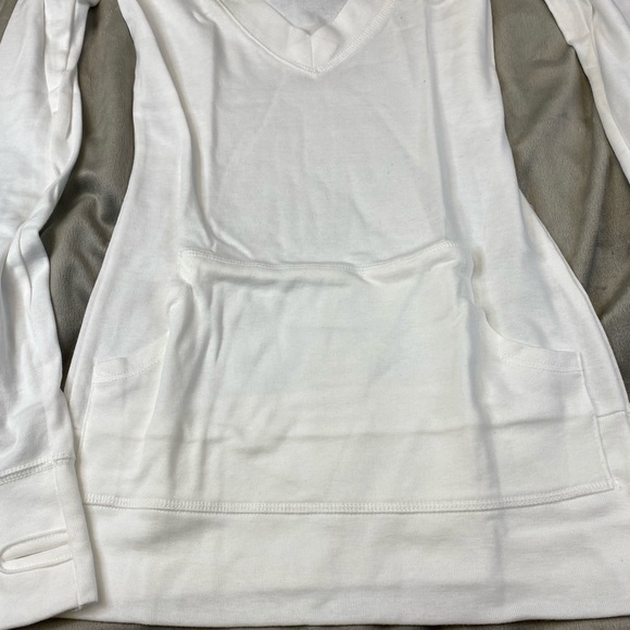 dELiA*s thumbhole v-neck long sleeve top (small) NWOT - Picture 4 of 6